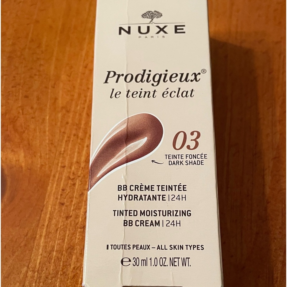 💕Nuxe Tinted Moisturizer ~ shade 3💕